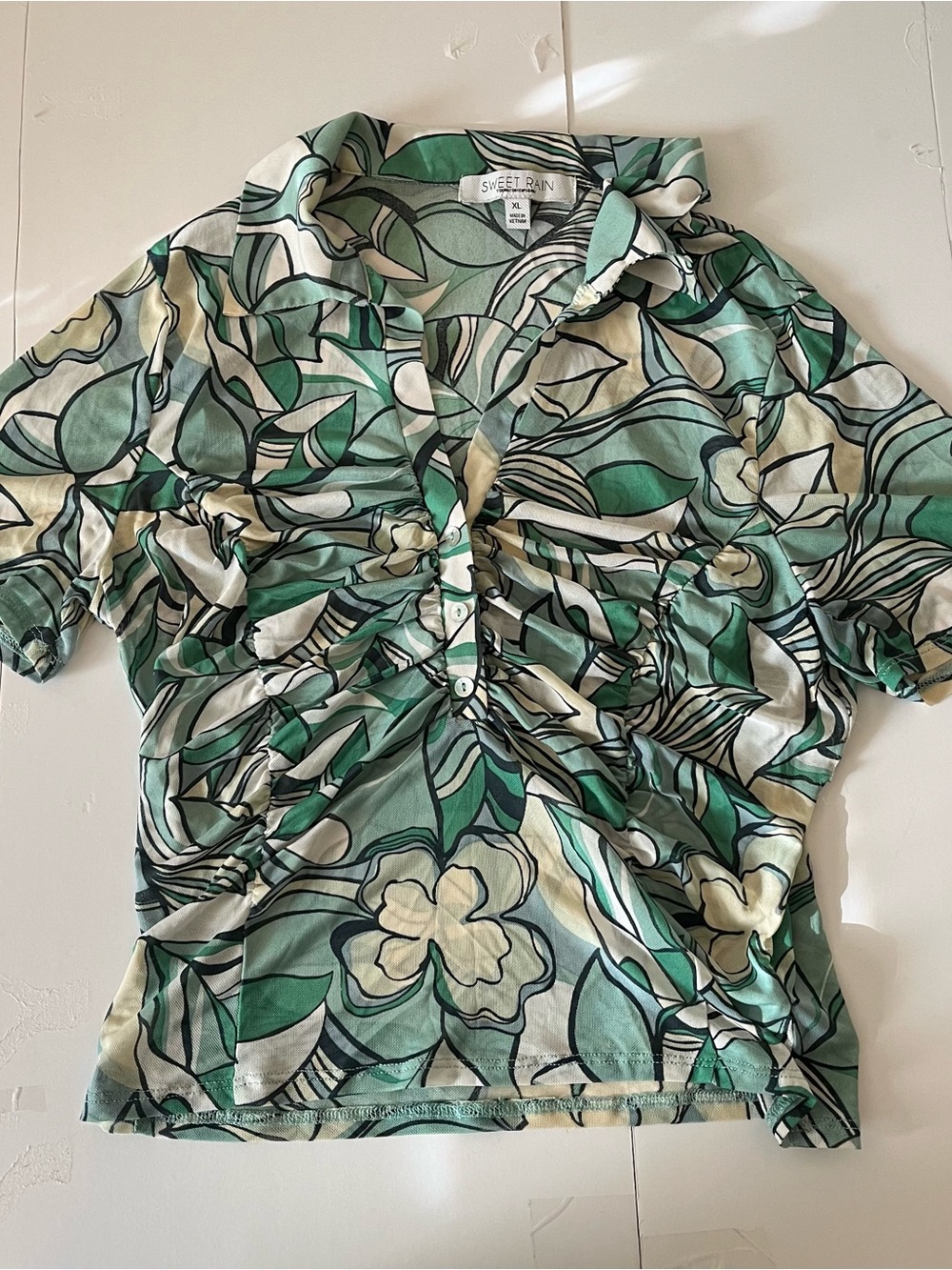 Sweet Rain Green and Cream Floral Ruched Button-Front Top